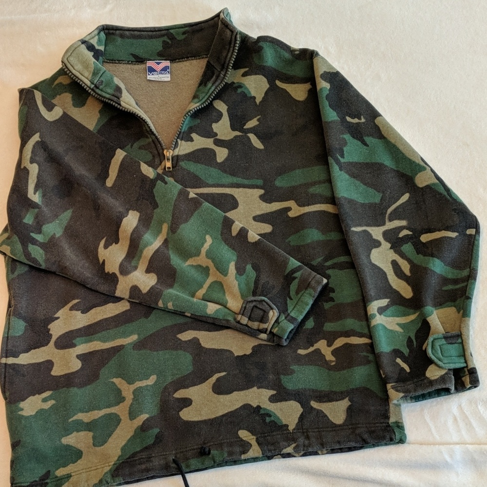 Camo half zip sweatshirt w\pockets